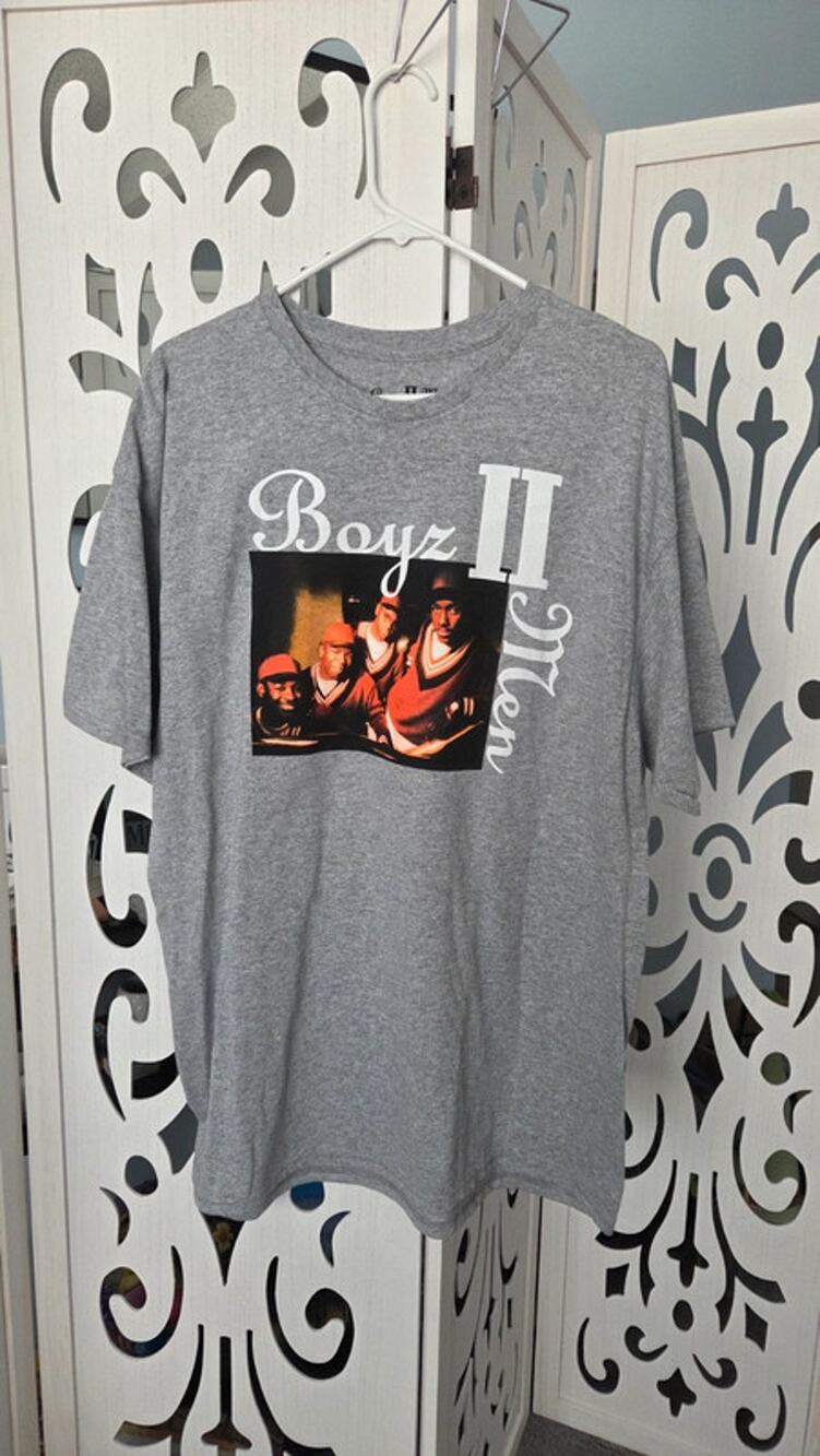 Boyz II Men Graphic Tee Gray XL Music Group R&B Band Shirt 2024 Adult
